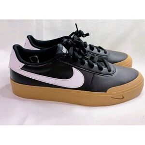 Nike Men's Black White Leather Sneakers Gum Sole Logo Lace Up Casual Shoes